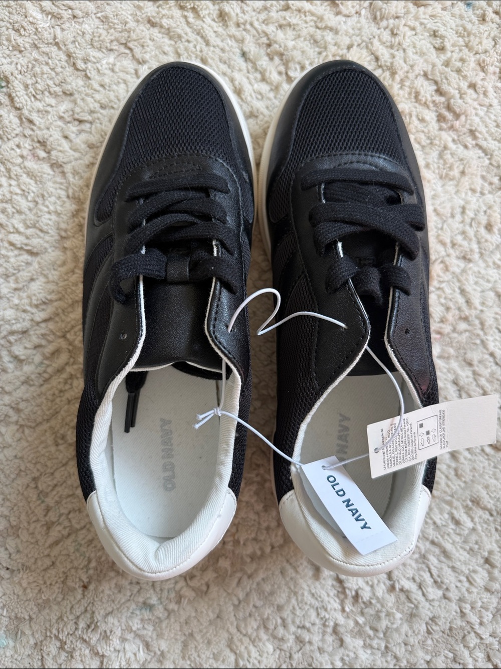 Old Navy Black and White Womans Lace-Up Sneakers 8 NWT